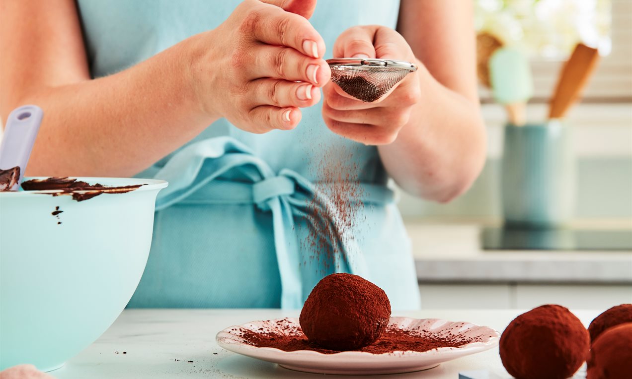 Picture - Dusting Ganache Truffles Other Crops