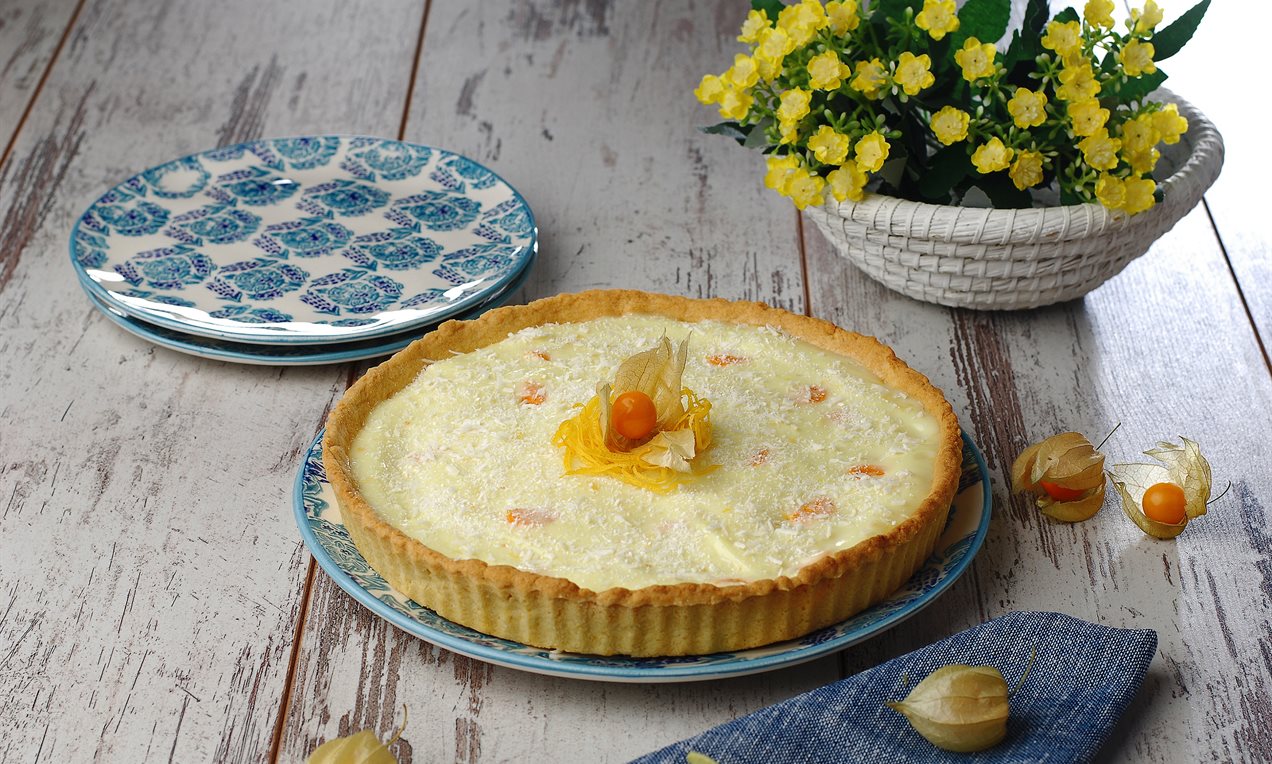 Altın Çilekli Kazandibili Tart